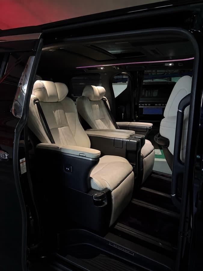 Салон Toyota Alphard